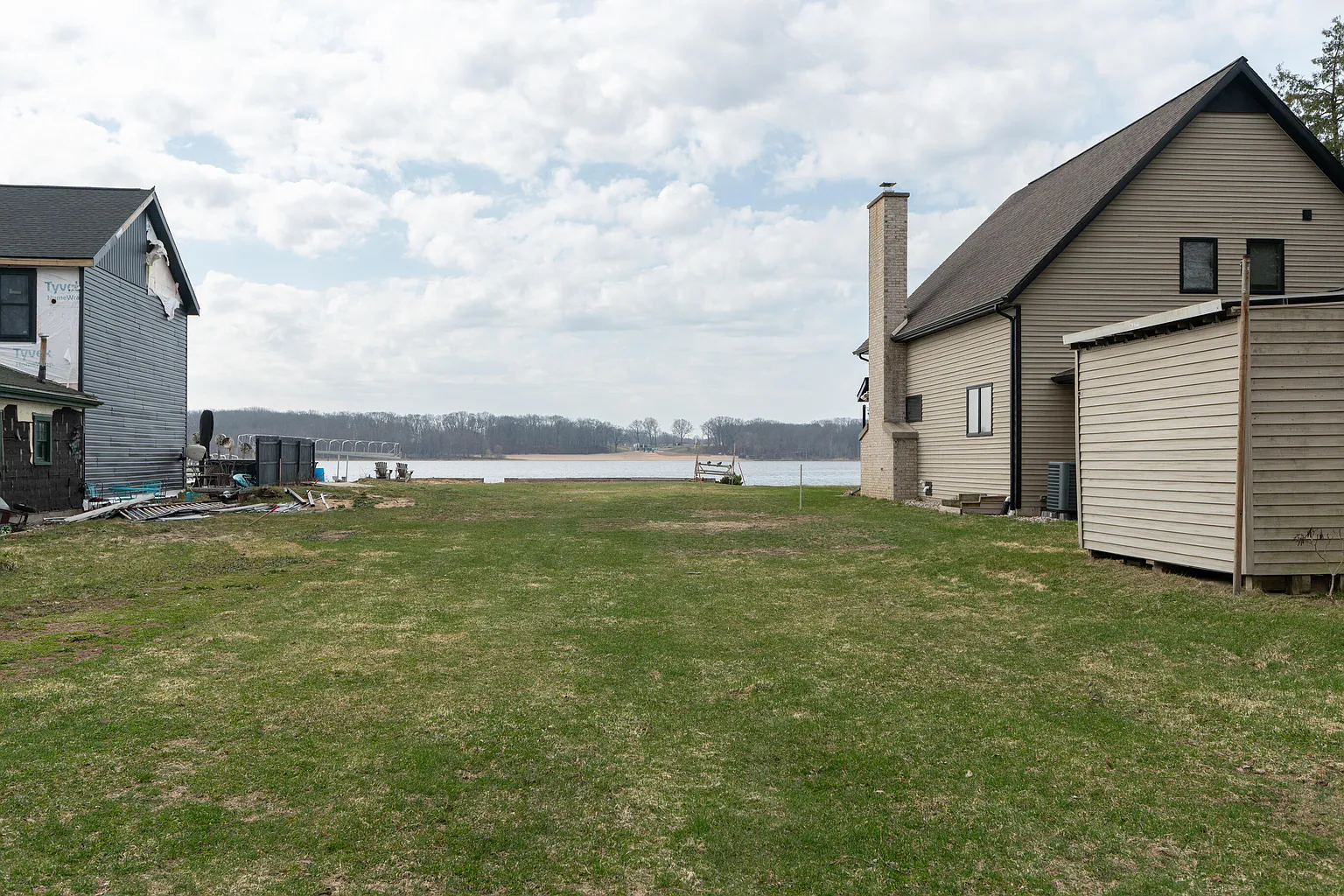 21 Lakeview Ave photo 1