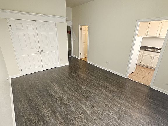 5th image of 743 S Burlington Ave APT 6