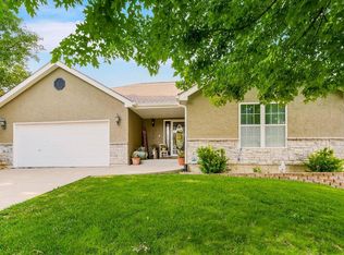 13034 Swartz Rd, Bonner Springs, KS 66012