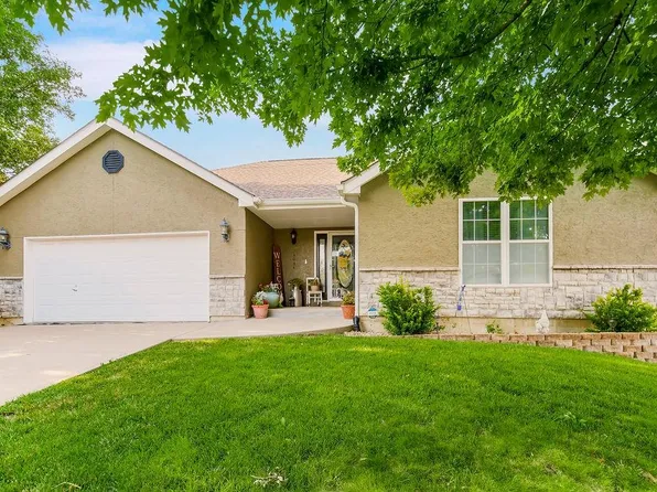 13034 Swartz Rd, Bonner Springs, KS 66012