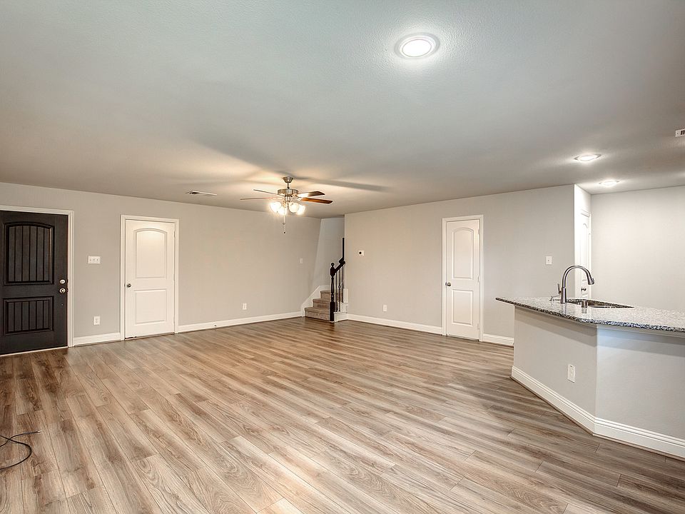 1st image of 6812A Topaz Dr