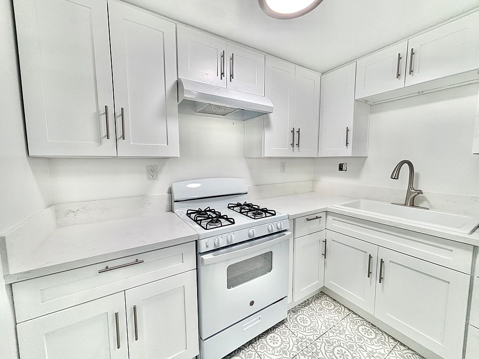 1st image of 230 W Ramona St #18