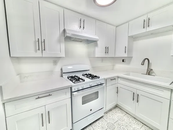 230 W Ramona St #18, Ventura, CA 93001