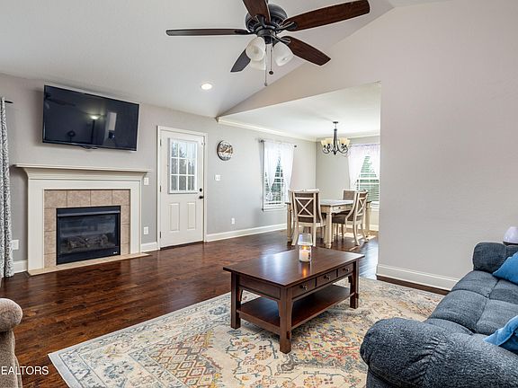 2nd image of 2144 Olivia Cir