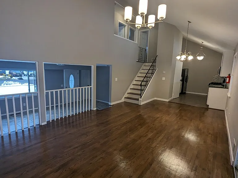 686 W Milton Ave — Photo 9