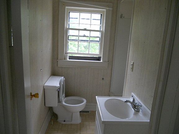 4th image of 71 Boxwood Ln