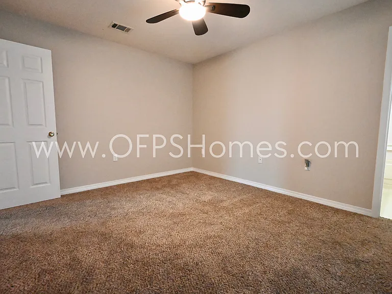 636 Emerald Ln — Photo 13