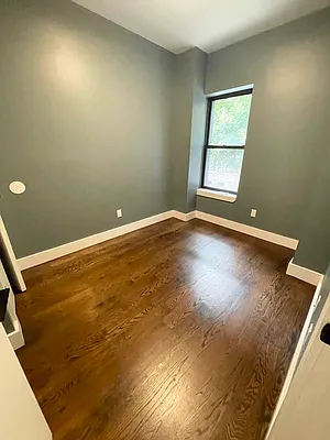 Rented by Delmark Realty LLC | media 34