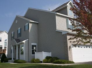 1337 White Oak Dr, Chaska, MN 55318