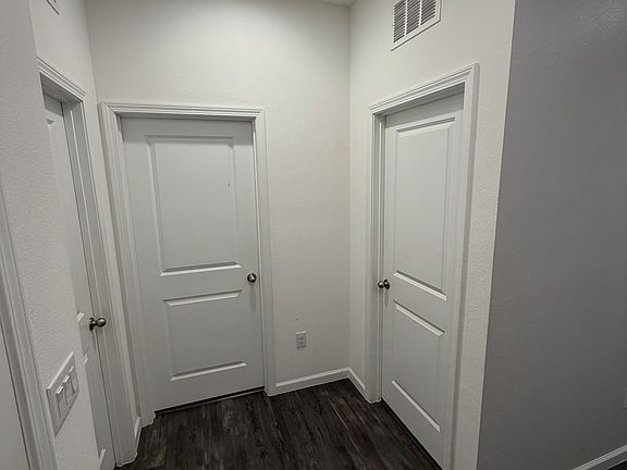 3rd image of 813 Landmark Hills Dr