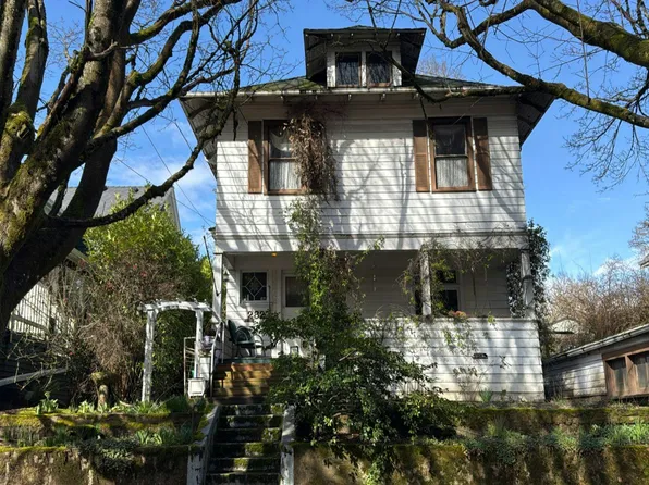 2827 NE Hoyt St, Portland, OR 97232