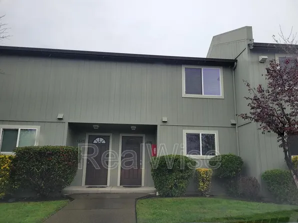 1876 NE Fairview Ave, Grants Pass, OR 97526