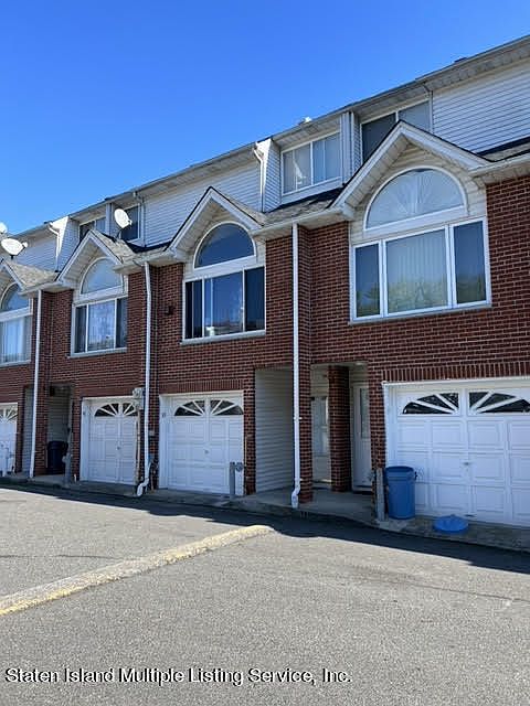 1st image of 35 Cranford Ct
