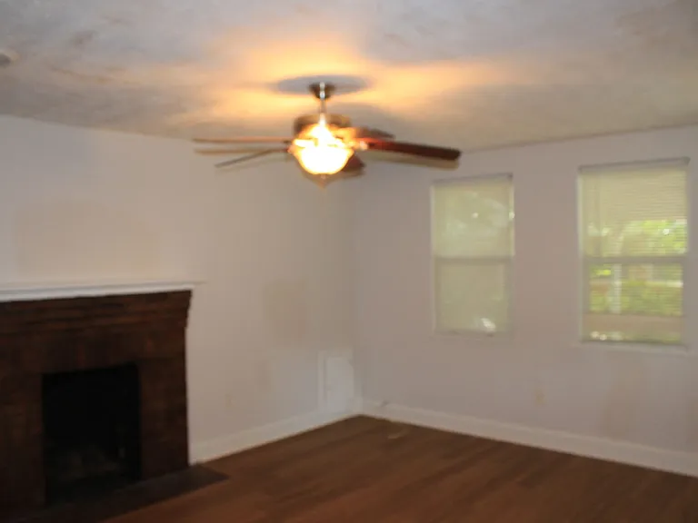 2355 Devere St — Photo 4