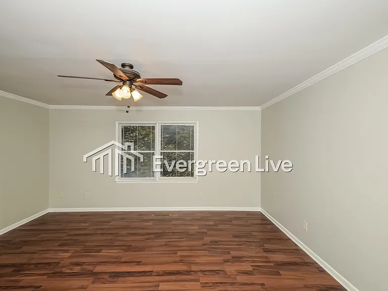 237 Russet Woods Dr — Photo 9