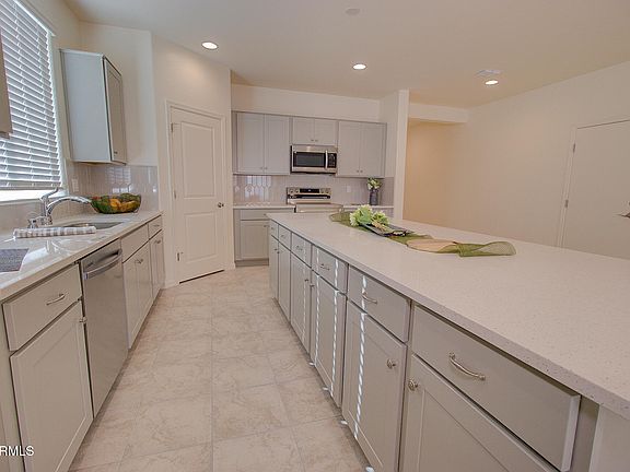 5th image of 1122 E MEADOWBROOK Drive