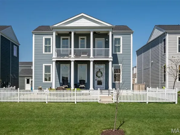 110 Suntan Ln, Saint Charles, MO 63301