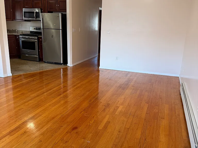 10021 90th Ave #2 — Photo 3