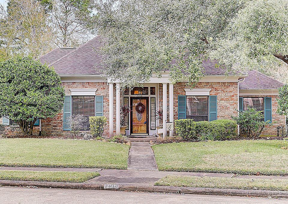 1st image of 2014 Town Hill Dr