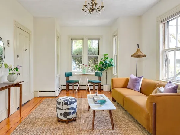 70-1 Cushing St, Cambridge, MA 02138