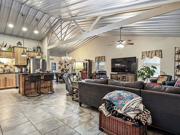 3rd image of 1411 Raintree Lakes Cir