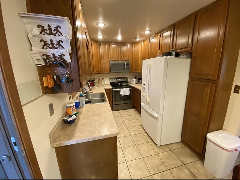404 26th Ave NE — Photo 3