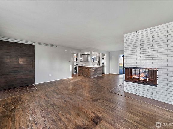 4th image of 13725 13th Avenue Ct E