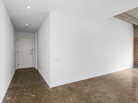 2nd image of 1115 S Alamo Street #2407