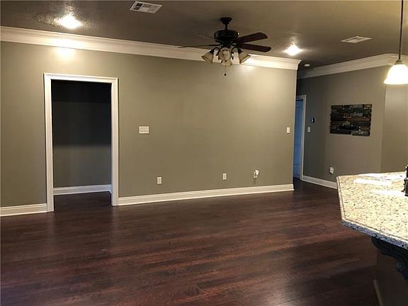 4th image of 1038 Michelle Dr #D