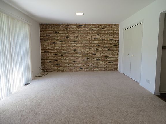 2nd image of 1865 Tanglewood Dr Unit B