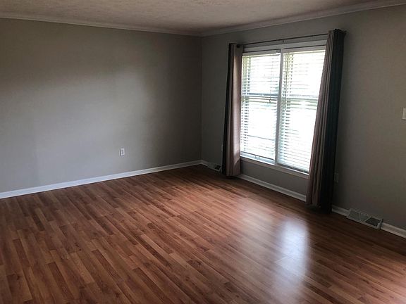 3rd image of 3317 Otter Creek Dr
