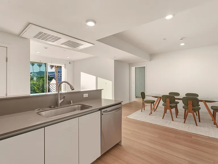The Sophia - 1759 N Gower St — Photo 27