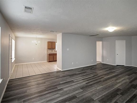 3rd image of 19230 Cypress Peak Ln