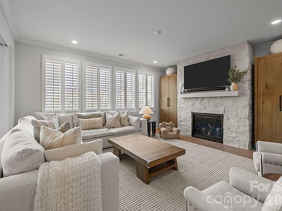 3rd image of 5575 Arden Mill Dr
