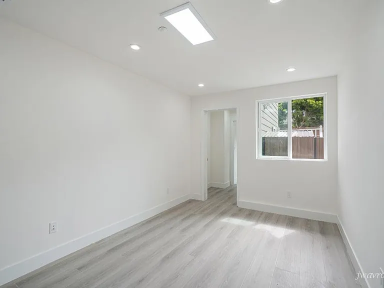 136A 17th Ave — Photo 17