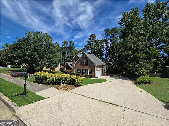 4th image of 322 Fernhill Ct