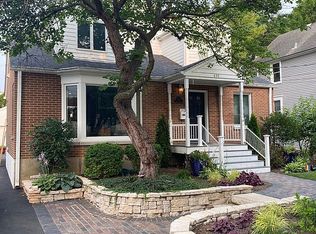 439 North Ave, Barrington, IL 60010