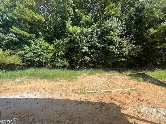 5th image of 135 Hunts Mill Cir