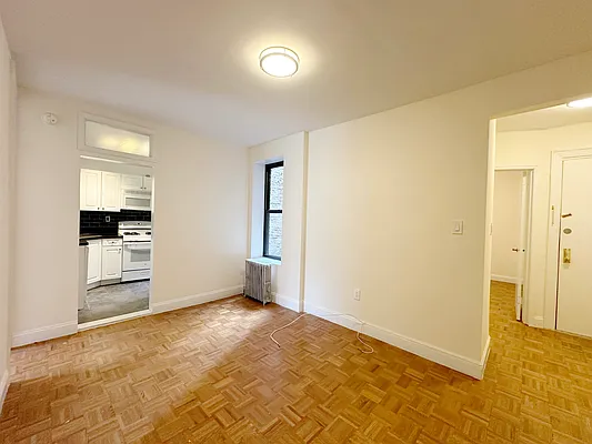 Rented by City Connections Realty | media 10