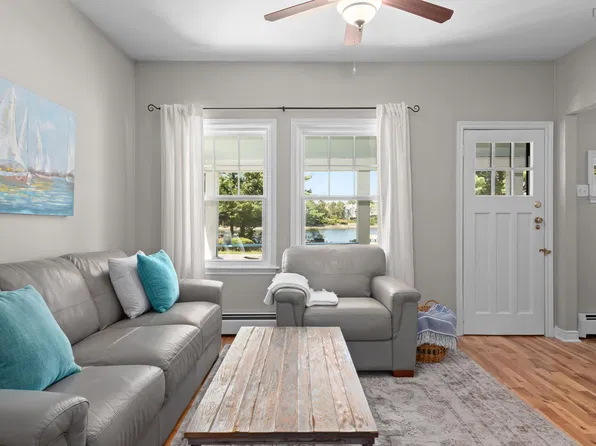 1237 Purcells Cove Rd, Halifax, NS B3P 1B3