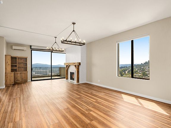 3rd image of 2221 SW 1st Ave APT 2424
