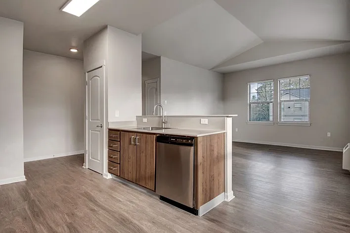 River Ridge Apartments — Photo 44