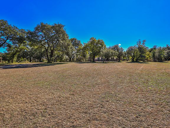 2nd image of 1321 Great Oaks