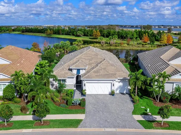 8262 Grande Shores Dr, Sarasota, FL 34240