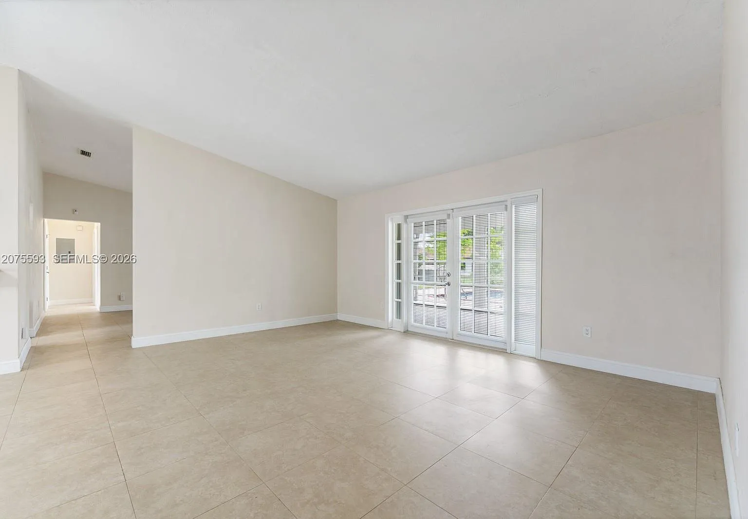 18468 Sw 89th Ct Cutler Bay, Fl 33157 — Photo 3