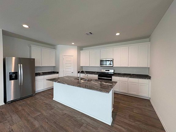 2nd image of 2811 Misty Elm Ln