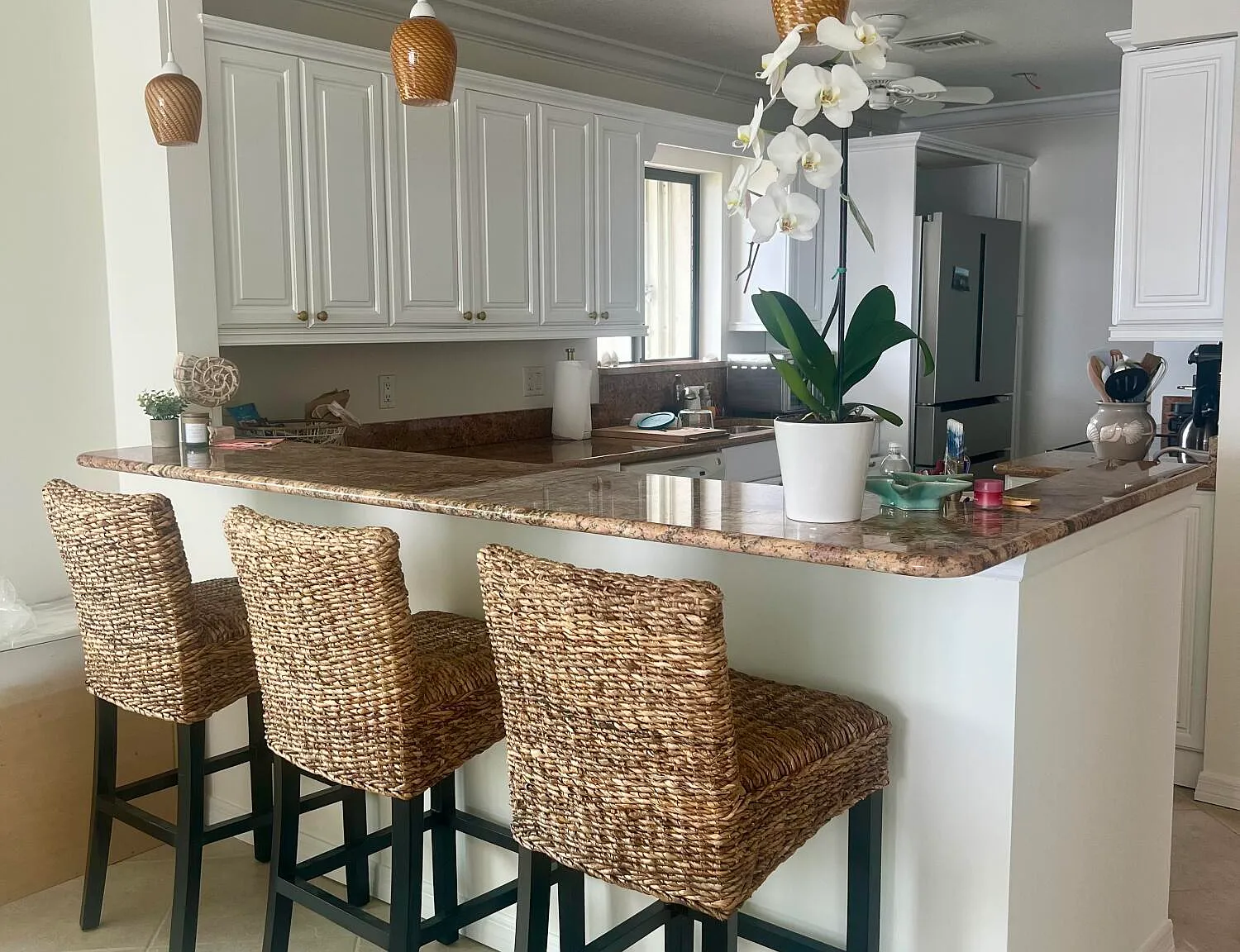2 bed, 2.0 bath, 1300 sqft, $5,000 — Photo 4