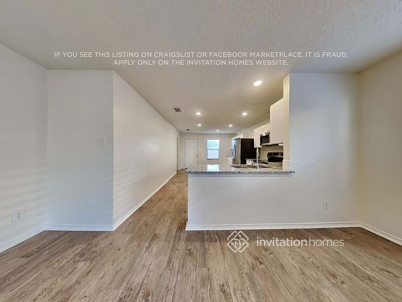 5th image of 3917 Fox Run Dr