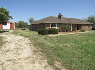 208 N Kipp Rd, Salina, KS 67401