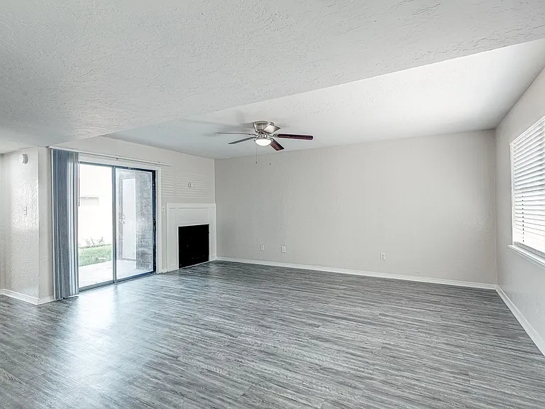 2904 NW 45th Pl #2904-C — Photo 6